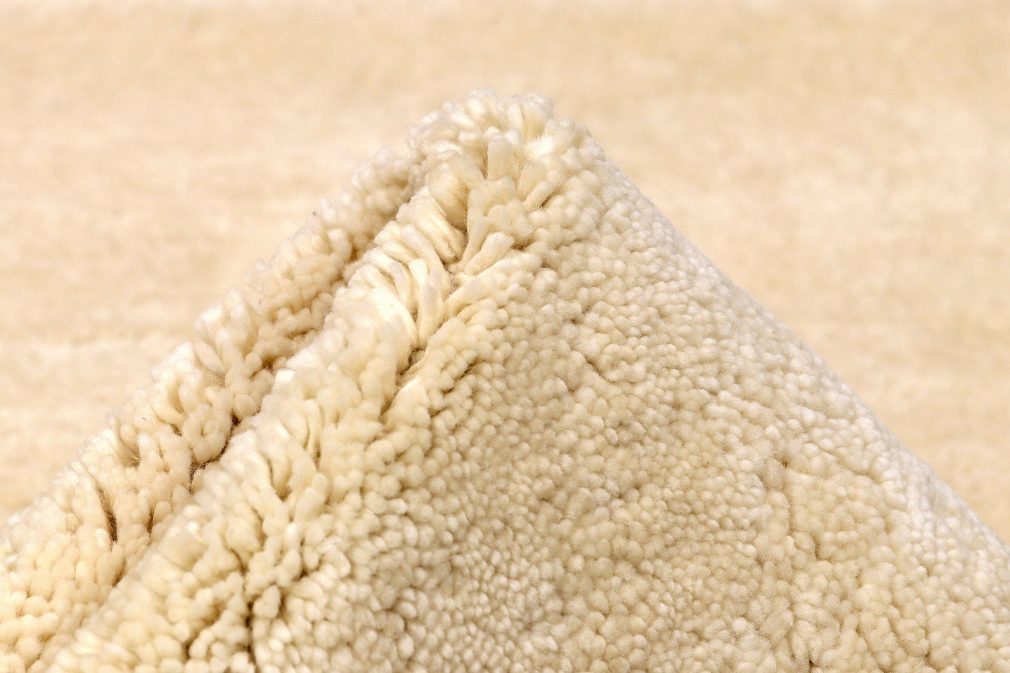 Carpet MOMO Rugs Polar Off White HK2003833