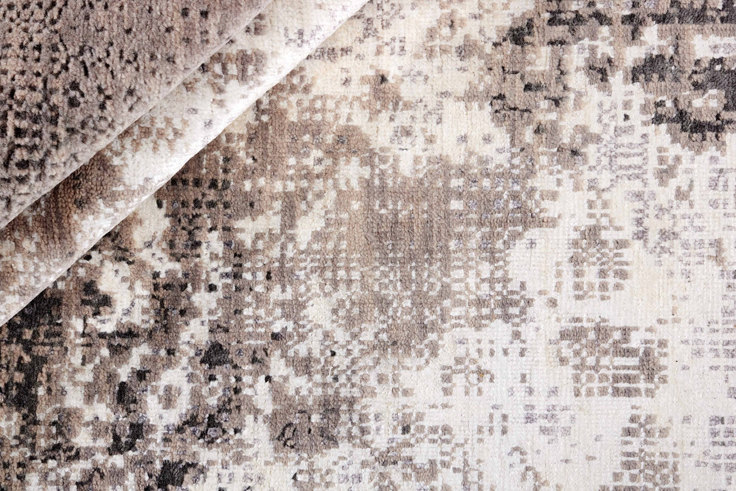 Luxurious vintage rug | Seduction 177