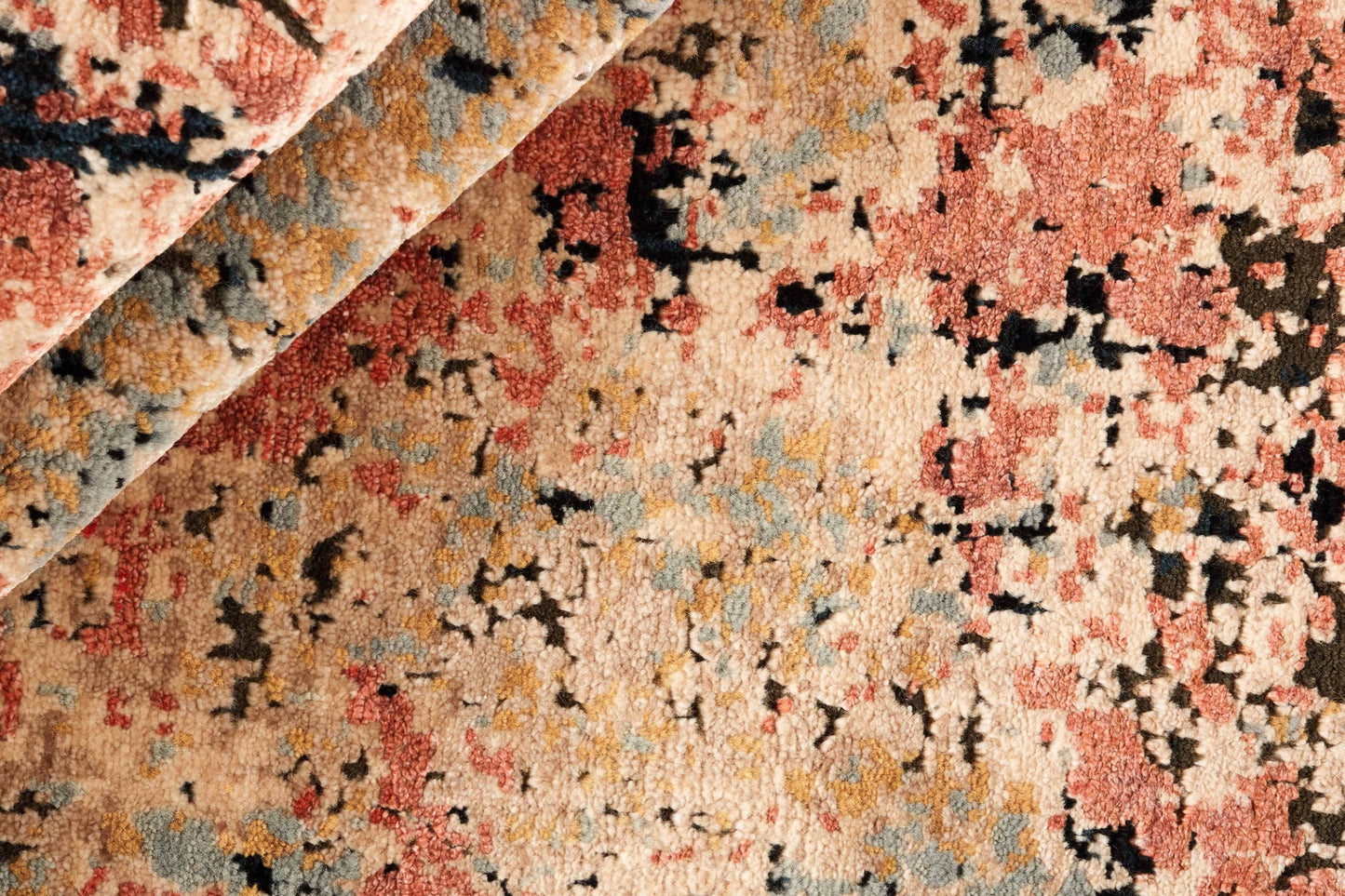 Luxurious vintage rug | Seduction 214