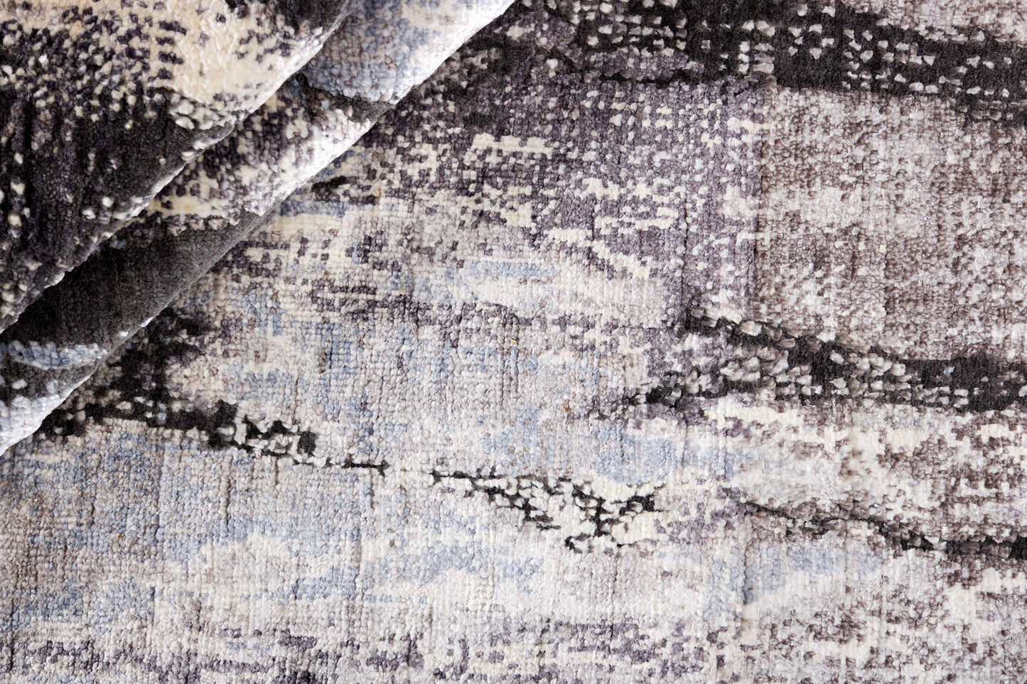 Luxurious vintage rug | Seduction 231