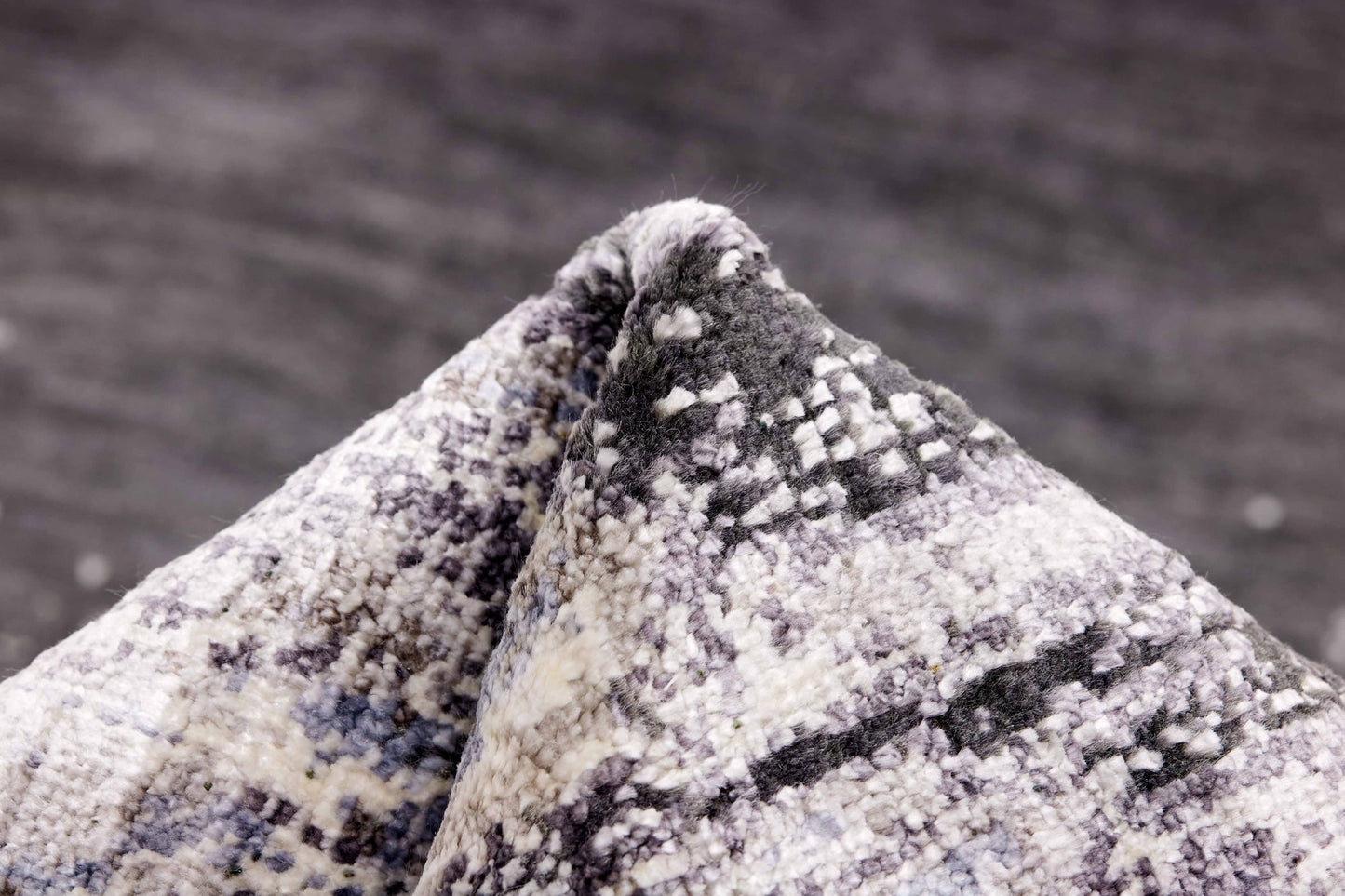 Luxurious vintage rug | Seduction 231