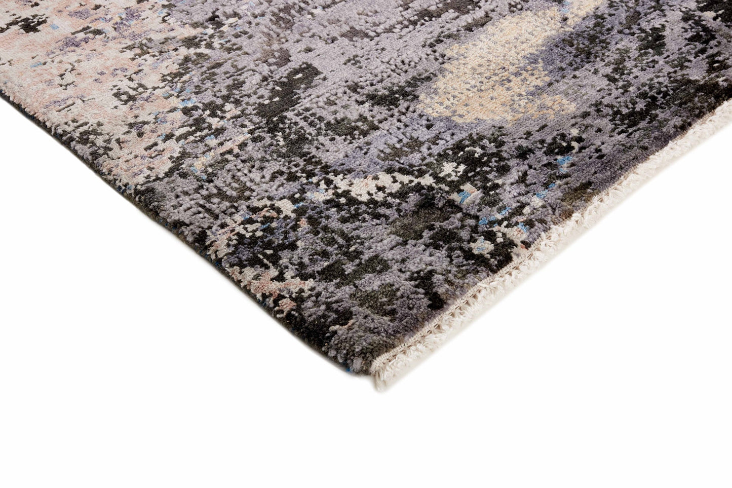 Luxurious vintage rug | Seduction 233