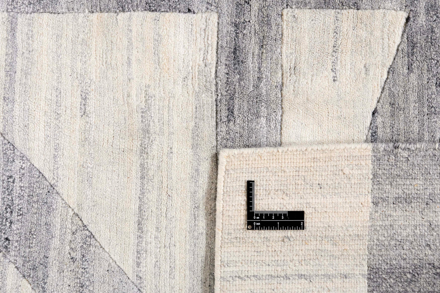 Carpet MOMO Rug Temptation 1689 Ivory Grey