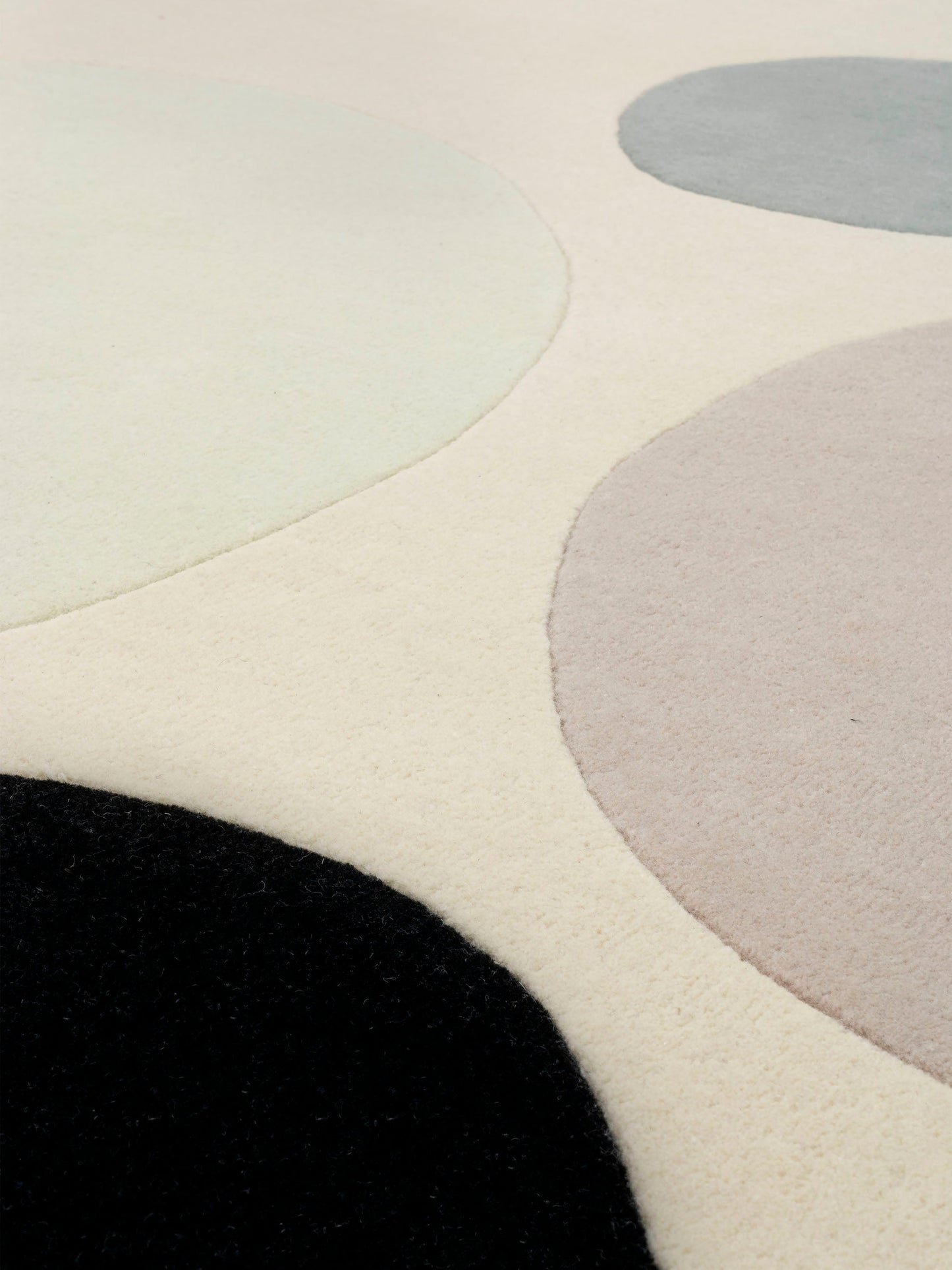Abstract and refined Bubbles beige carpet
