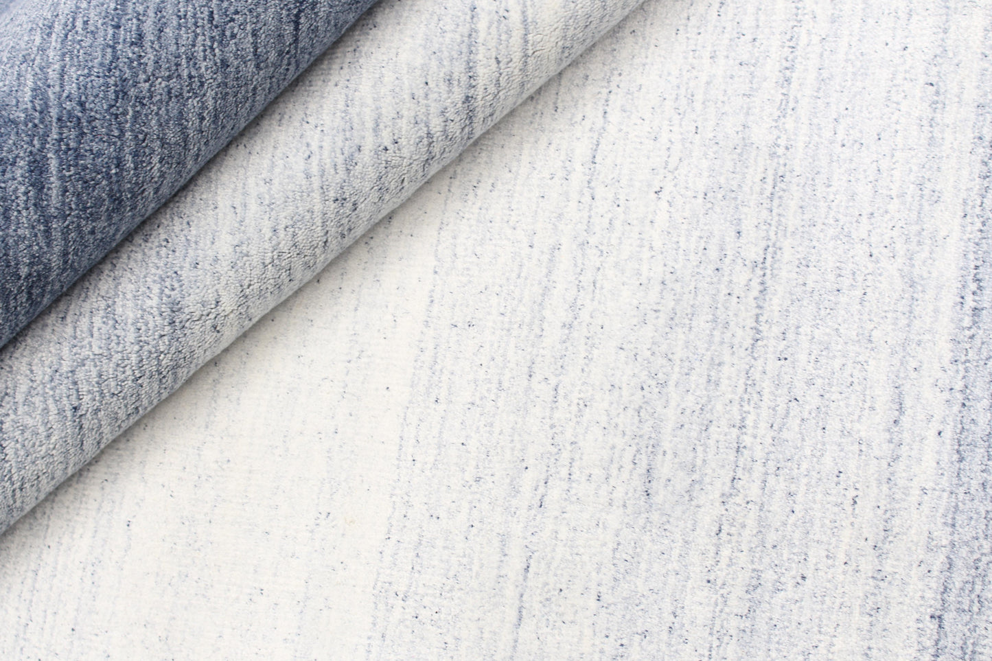 MOMO Rugs Arc de Sant Blue Carpet