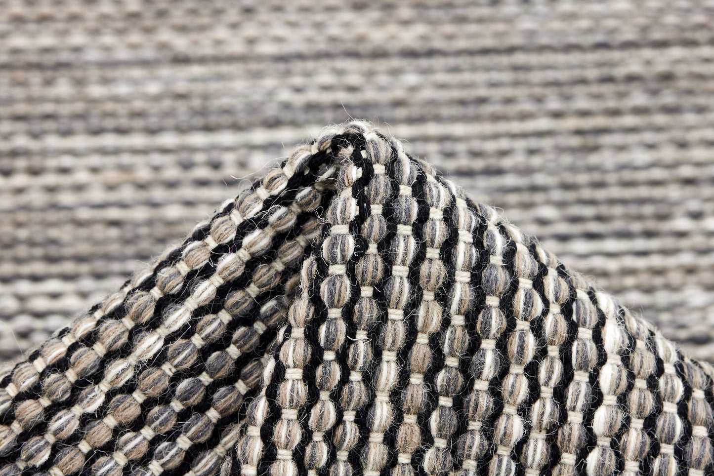 Carpet MOMO Rugs Atlas Grey Beige