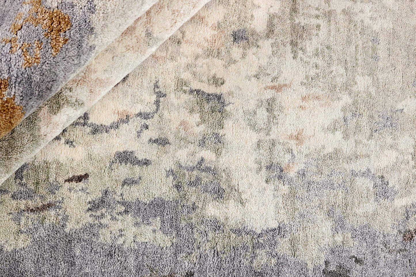 MOMO Rugs Attraction No. 1 carpet