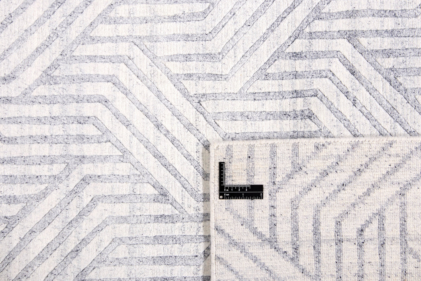 Carpet MOMO Rugs Companion Ivory Grey
