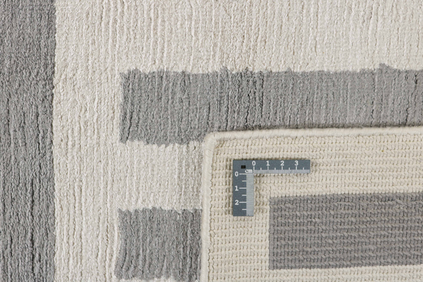 Low pile rug MOMO Rugs Cosmou Avenue