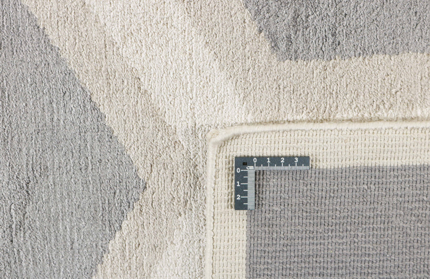 Low pile rug MOMO Rugs Cosmou Décor