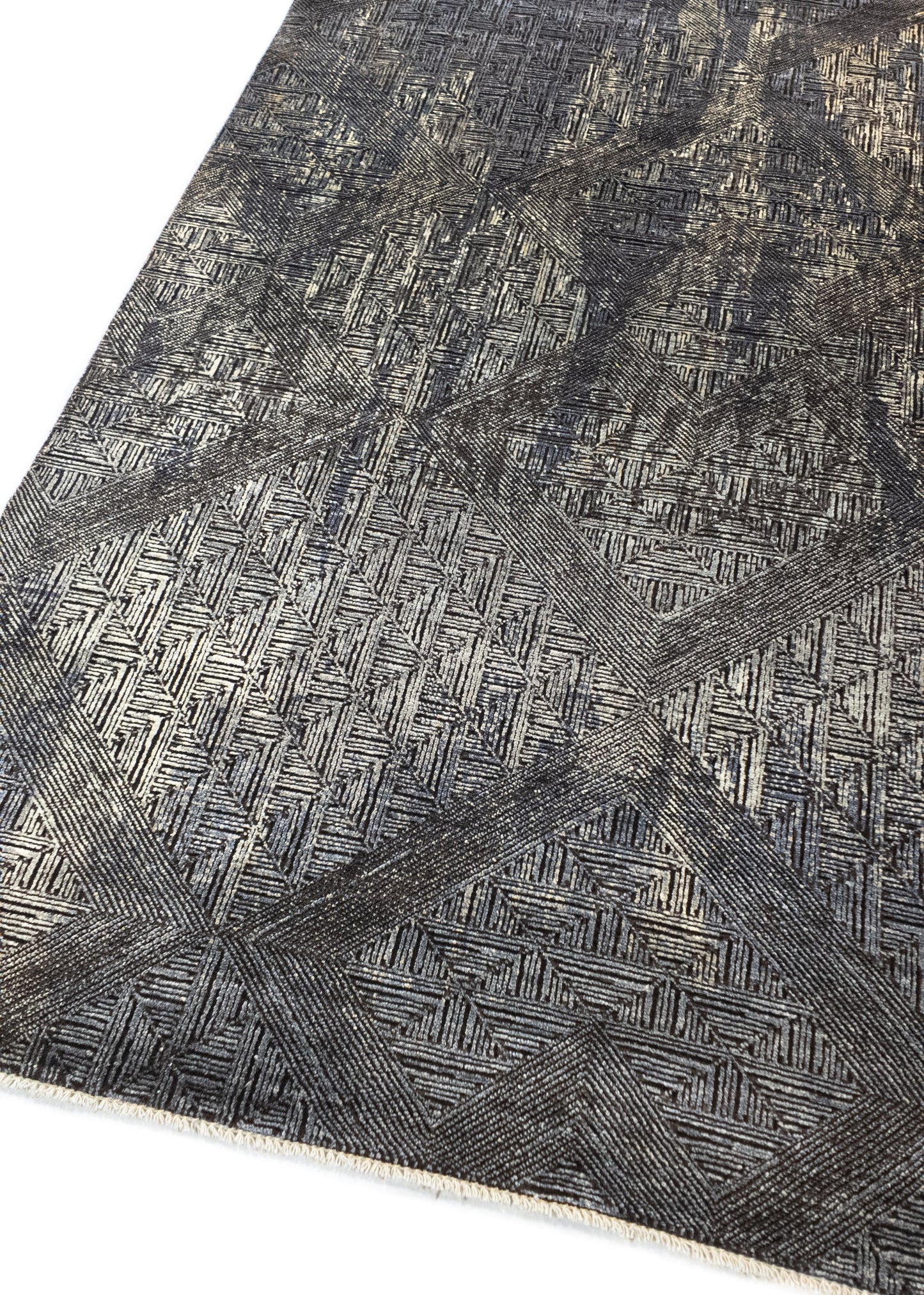 Luxurious vintage rug | Seduction 272