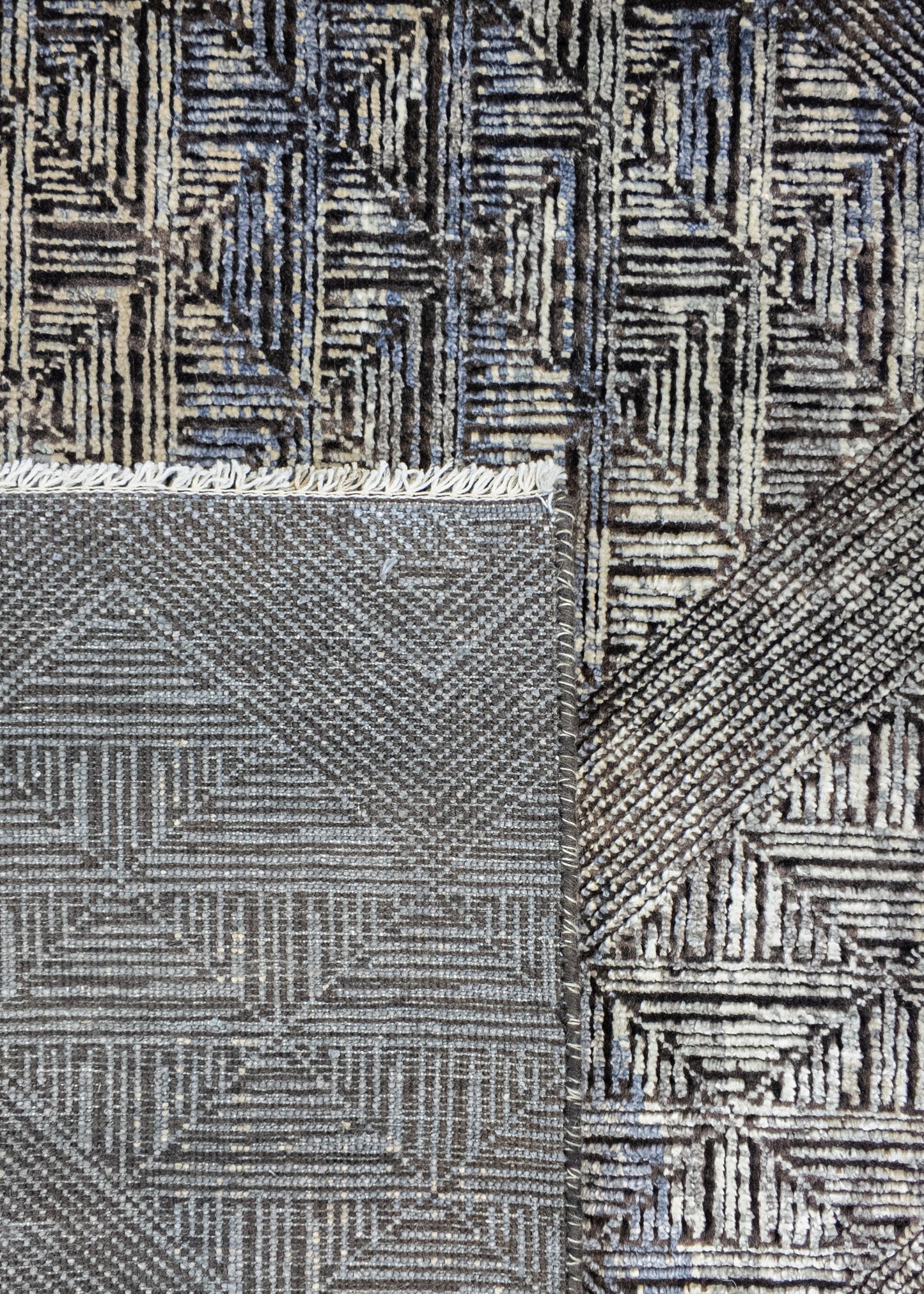 Luxurious vintage rug | Seduction 272