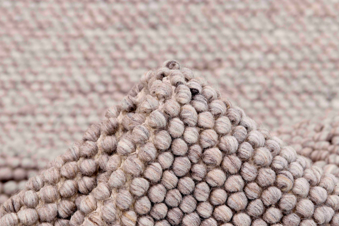 MOMO Rugs Globe Sand rug