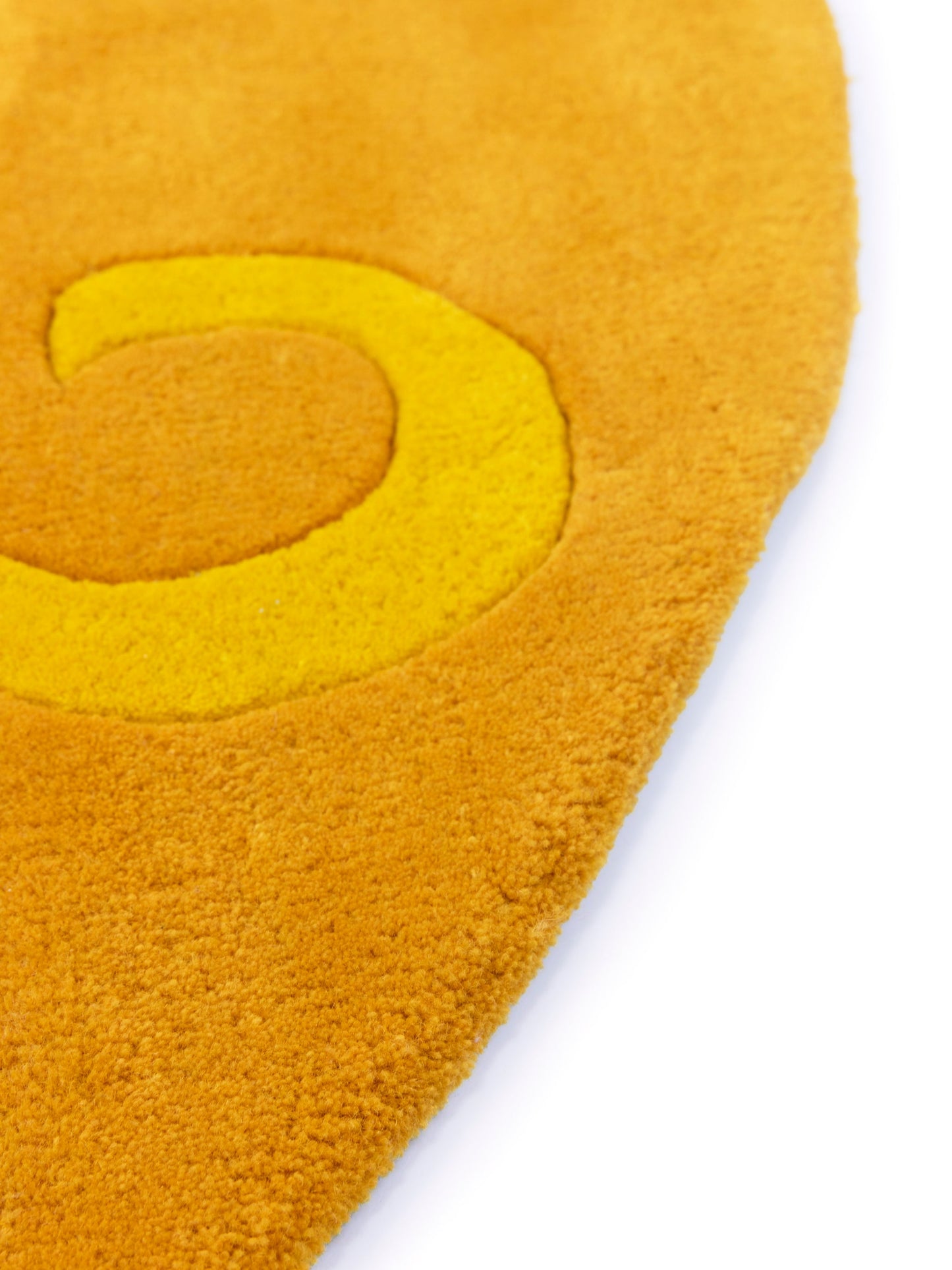 Wall Rug Oval Tapestry MOMO Rugs Art | Clemens Briels | Des Sources Inconnues Deux