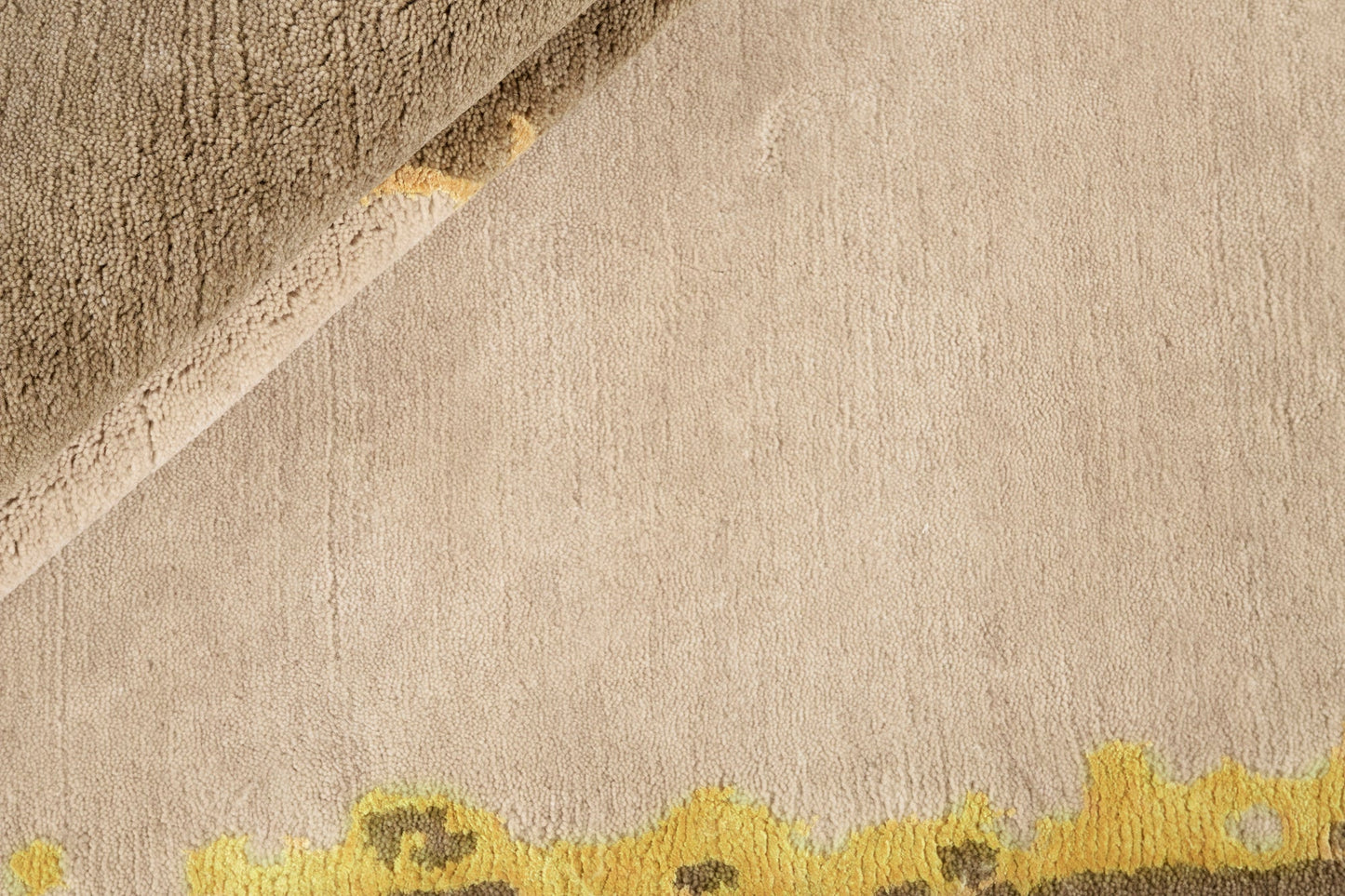 MOMO Rugs New Age Runway Yellow Carpet