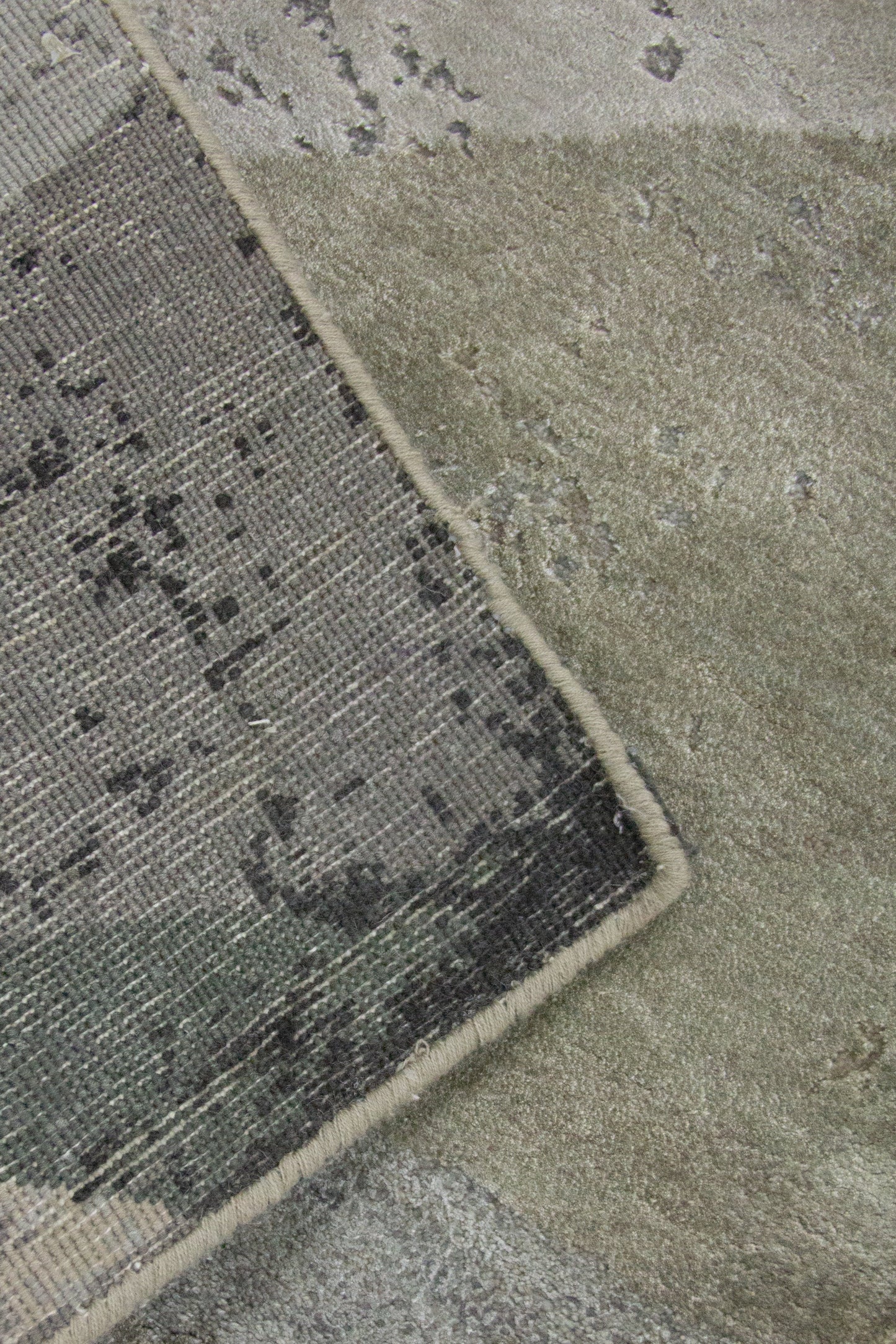 MOMO Rugs Grace Liquorice