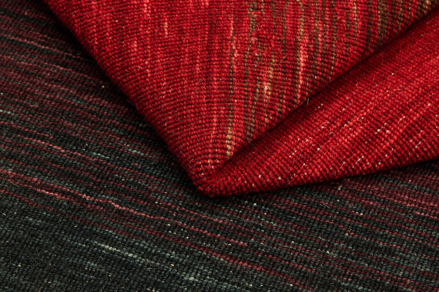Carpet MOMO Rugs Panorama Kelim Black Red