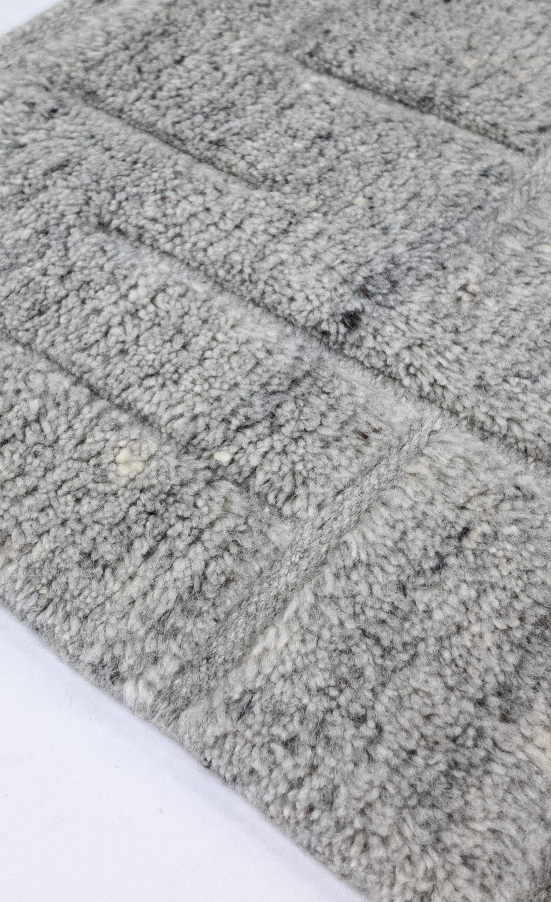 Carpet MOMO Rugs Marini Light Grey