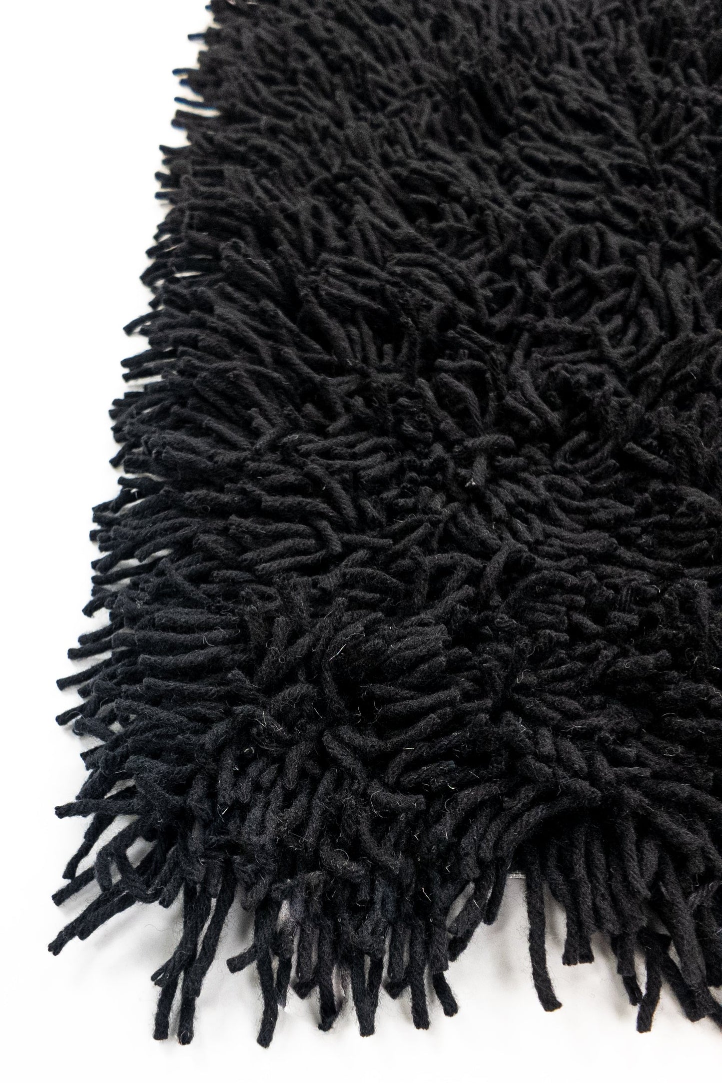 Carpet MOMO Rugs Opus Royal Black