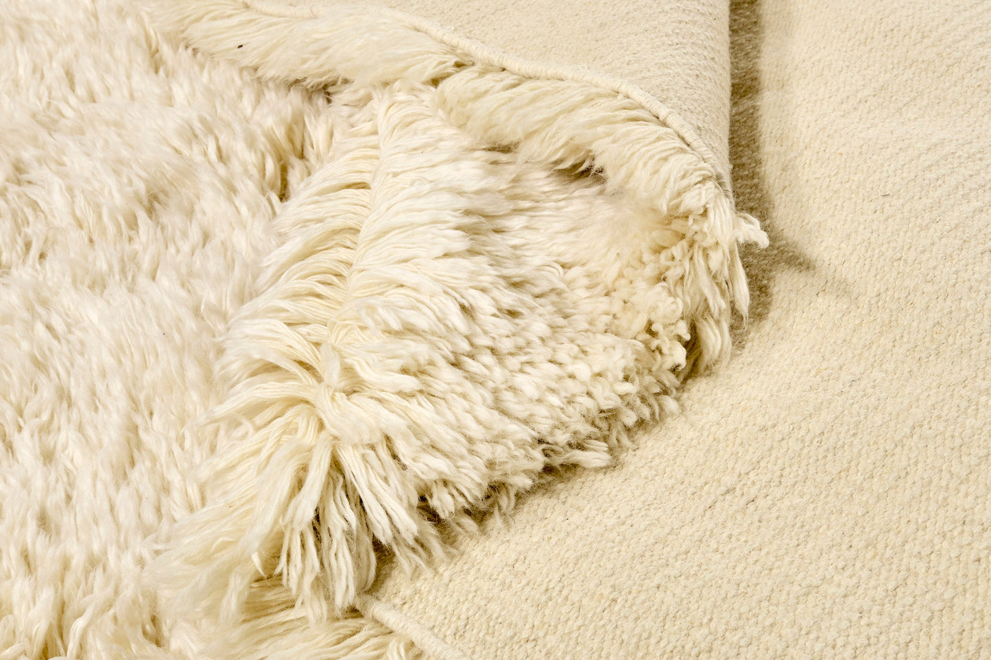 Carpet MOMO Rugs Snow White Plain Ivory