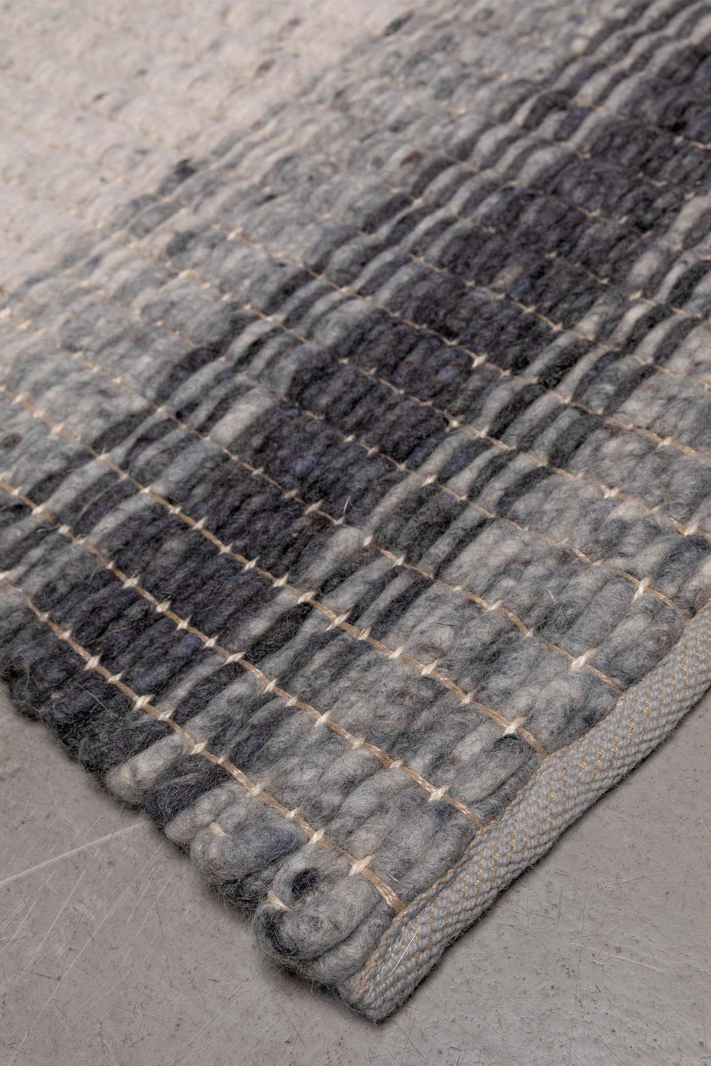 MOMO Rugs Natural Weaves Varenna Black