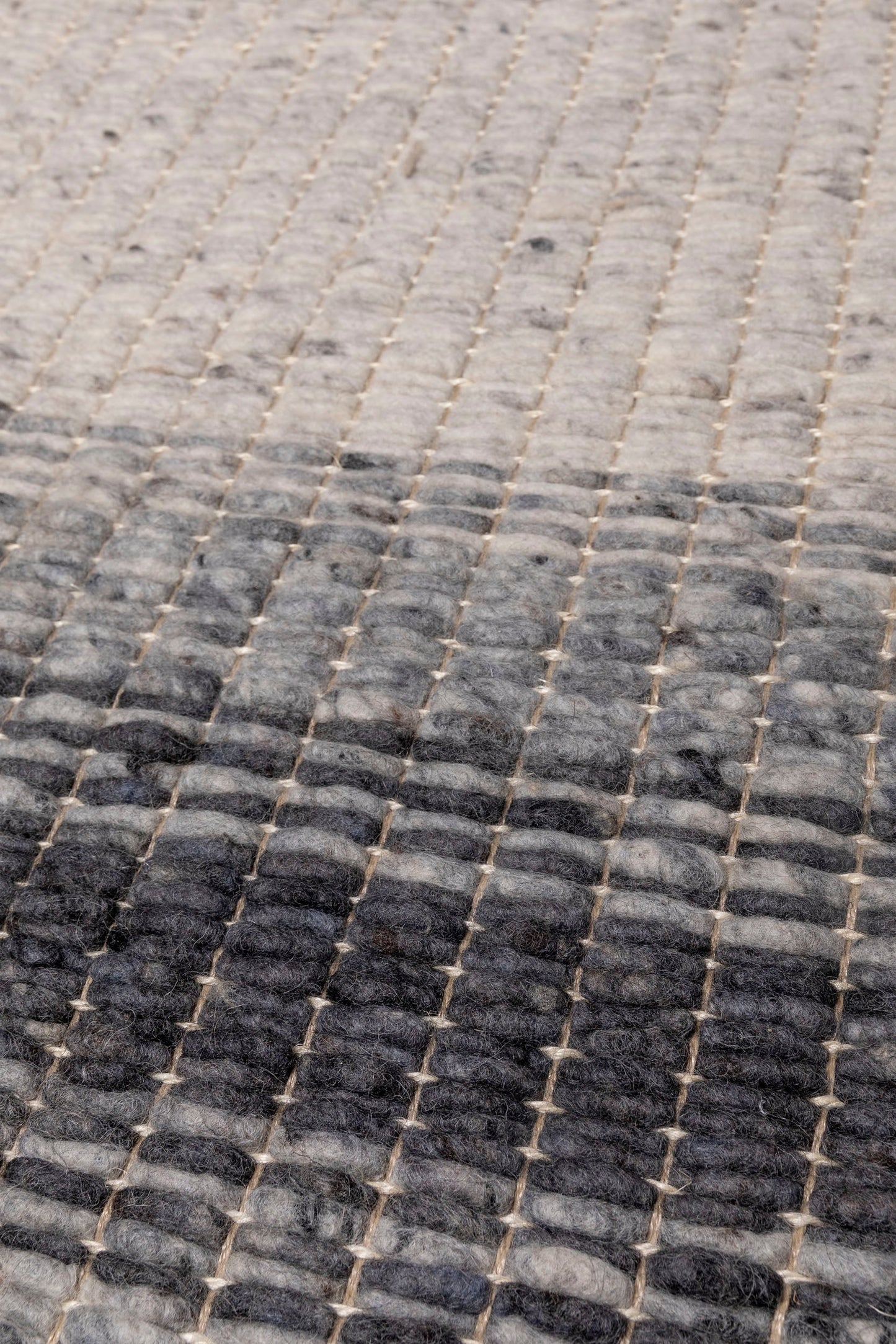 MOMO Rugs Natural Weaves Varenna Black