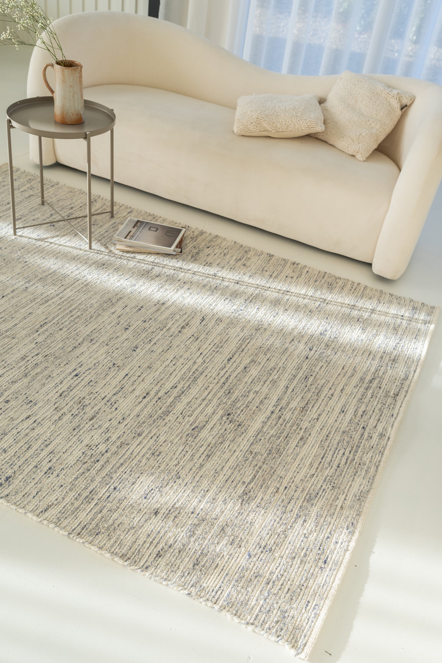 Carpet MOMO Rugs | Fine Woven Calm Blue Jay